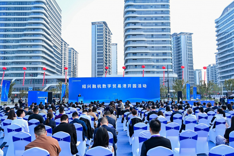 1762157319858778JDsK.jpg AAA_9432-opq4059074586.jpg